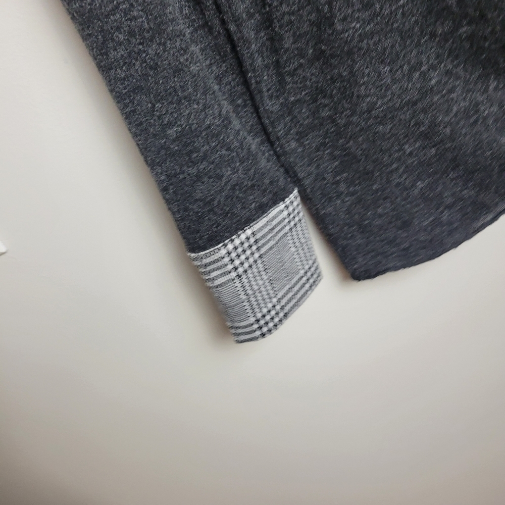 Maude Vivante Small Sweater Gray With Plaid Cuffs. - Picture 4 of 8